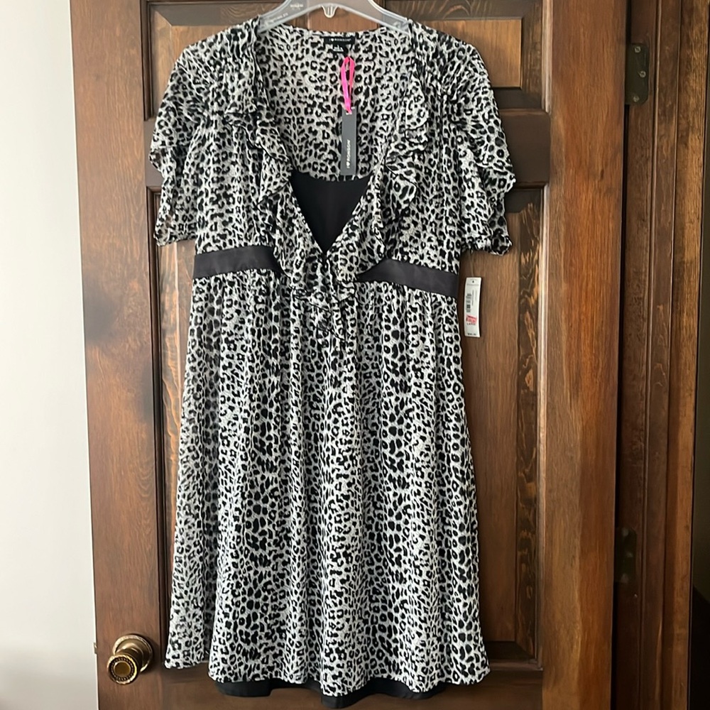 Adorable Cheetah Print Dress Size L NWT